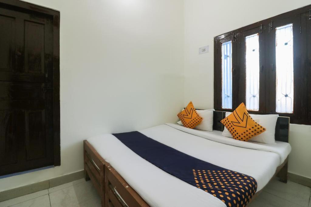 Oyo Hotel Radhe Krishna Marriage Hall Lucknow Extérieur photo