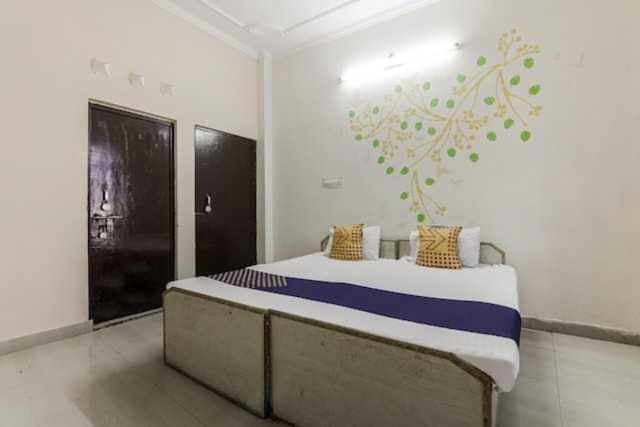 Oyo Hotel Radhe Krishna Marriage Hall Lucknow Extérieur photo